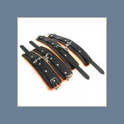 Sort og Farvet Plys Bondage Kit - 7 dele