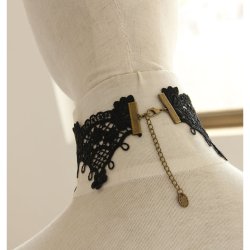 Retro Gothic Lace Metal Flower Chocker