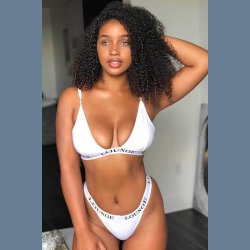 Triangle Bra &amp; Thong