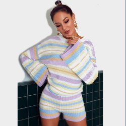 Lilla Stribet Strik Bluse og Strik Shorts St