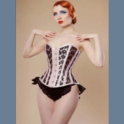 Lyserdt Korset med Sorte Blonder